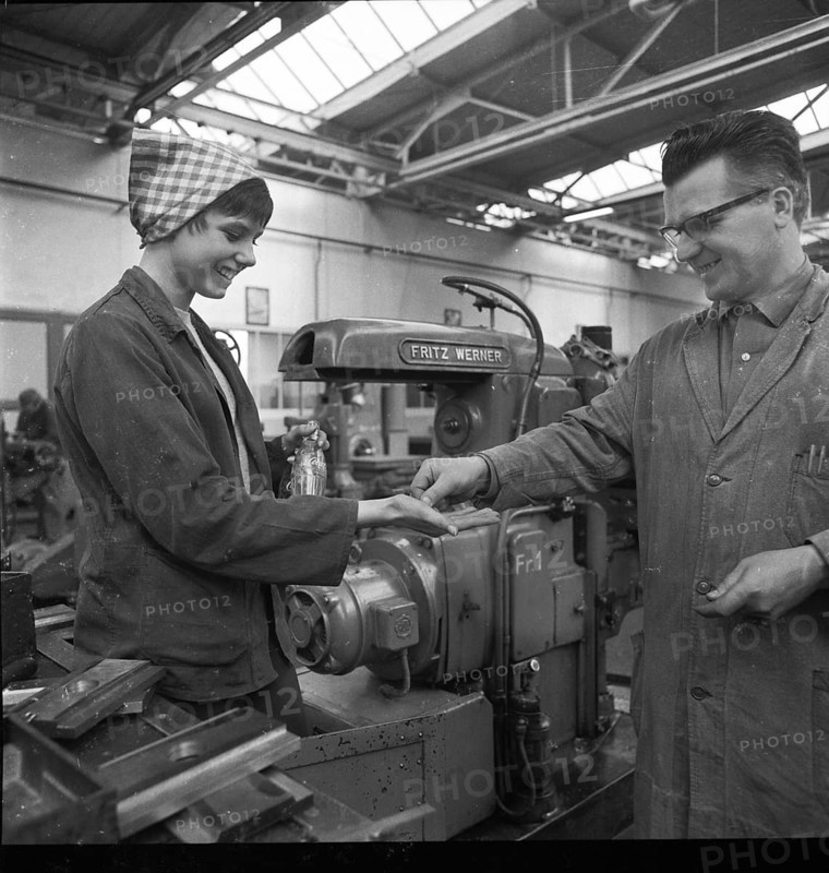 DEU, Germany, Dortmund: Personalities from politics, business and culture from the years 1965-71. Dortmund. Hoesch AG Westfalenhütte .training department ca. 1965-6 .reenacted scene .MR ja!, Europe