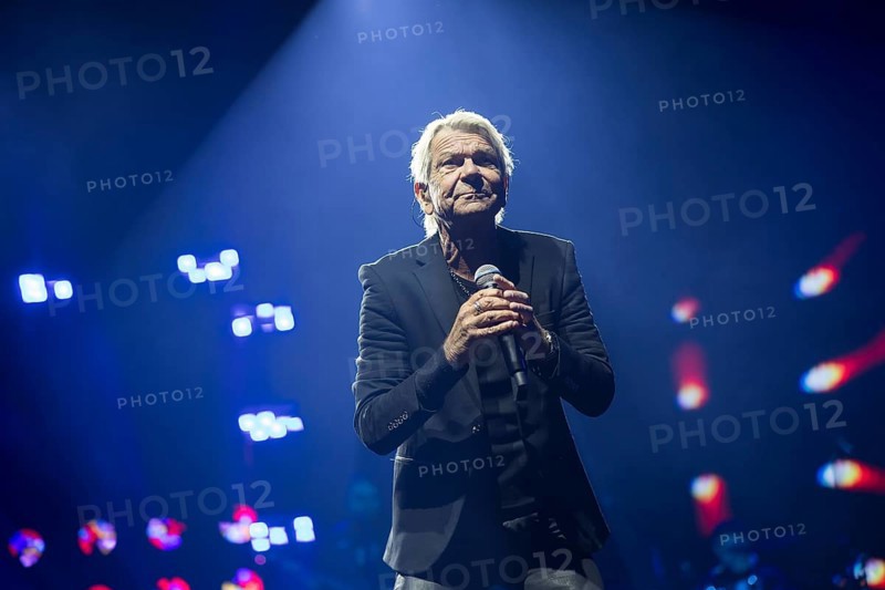 Matthias Reim live on ..und plötzlich bist du Kult! Tour in the Berlin Uber Arena on 29 December 2024