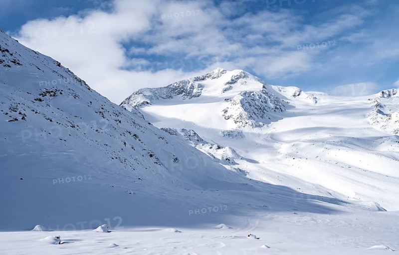 Snow-covered mountain landscape, mountain peak Monte Cevedale and glacier Zufallferner and Fürkeleferner, Ortler Alps, Vinschgau, Italy, Europe
