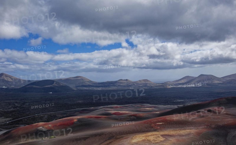 Volcanic landscape of the Fire Mountains, Montañas del Fuego, Timanfaya National Park, Lanzarote, Canary Islands, Canary Islands, Spain, Europe