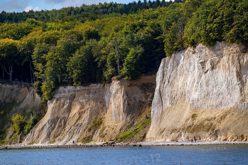 The chalk cliffs of Rügen, cliffs of the Stubbenkammer, in the Jasmund National Park, hiker on the beach, the chalk cliffs coast, between Sassnitz and Lohme, Mecklenburg-Vorpommern, Germany, Europe