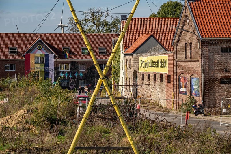 The village of Lützerath at the Garzweiler II open-cast lignite mine, the last buildings of the abandoned village are occupied by climate protection activists, it is to be the last village to be excavated, belongs to Erkelenz in the district of Heinsberg, North Rhine-Westphalia, Germany, Europe