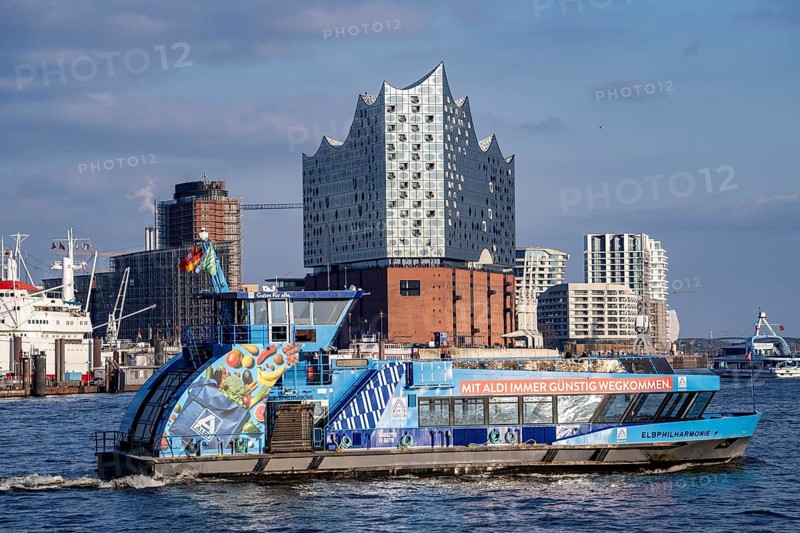 Hadag harbour ferry, Elbe Philharmonic Hall, on the Elbe, Hamburg, Germany, Europe