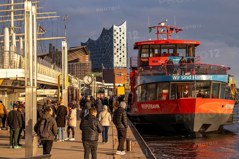 Port of Hamburg, St. Pauli Landungsbrücken, HADAG harbour ferries, Elbe Philharmonic Hall, Hamburg. Germany