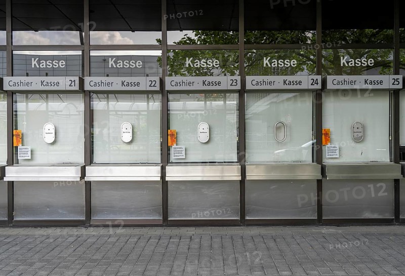 Symbolic image, ticket booth, ticket counter, admission to an exhibition centre, closed, pay admission