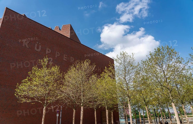 The inner harbour, in Duisburg, Küppersmühle building, MKM Museum Küppersmühle for Modern Art, new building, North Rhine-Westphalia, Germany, Europe