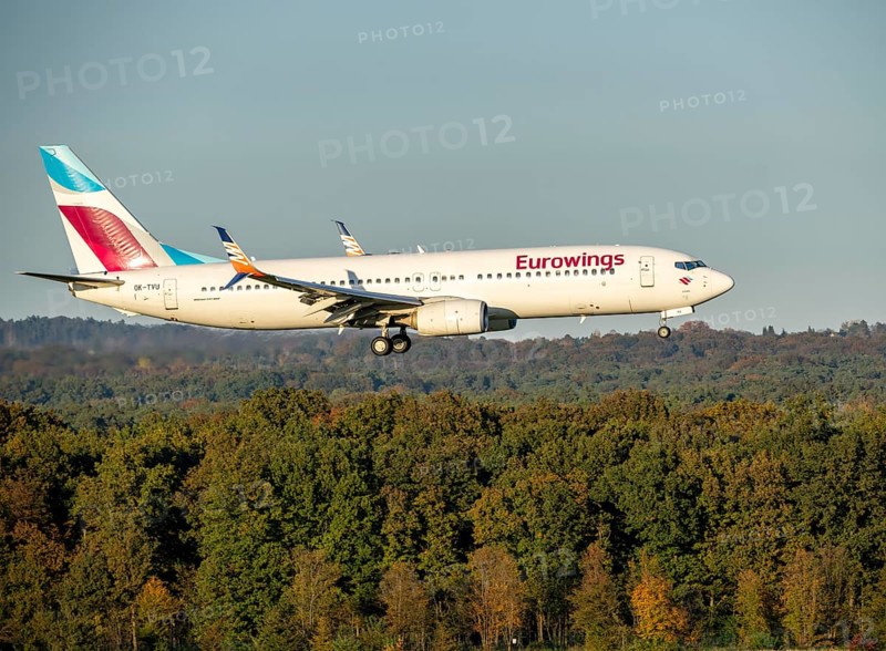 Eurowings Boeing 737-800 approaching Cologne-Bonn Airport, CGN, North Rhine-Westphalia, Germany, Europe
