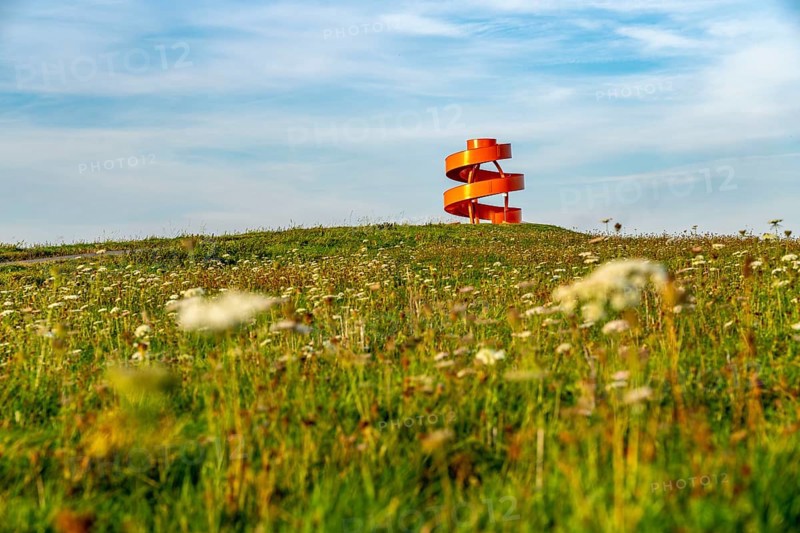 Sculpture Haldenzeichen, observation tower, Halde Franz, part of the Lippepark in Hamm, 5 slag heaps were connected to form a kind of leisure landscape area, Hamm, North Rhine-Westphalia, Germany, Europe