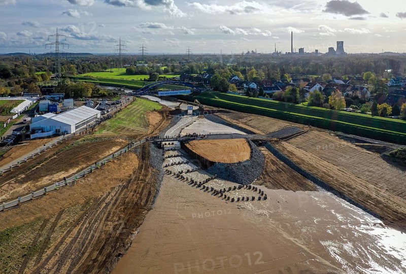 Dinslaken, Voerde, North Rhine-Westphalia, Germany, Inauguration of the new Emscher estuary into the Rhine. The mouth of the Emscher into the Rhine has been moved almost 500 metres north from Dinslaken to Voerde. Fish can now swim barrier-free up the new Emscher from the Rhine through a newly created floodplain area. Following the construction of a parallel sewer, the Emscher has been completely free of sewage since January 2022. The river was previously an open, above-ground combined sewer with rainwater and wastewater, Europe