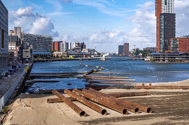 The Rijnhaven, a 28-hectare harbour basin, has now been filled in by almost a third to create space for up to 3, 000 flats, there will be an artificial beach, a floating park connected by jetties, restaurants and shops, cultural facilities, a major urban development project in the old harbour, the Rijnhaven borders on the popular Kop van Zuid and Katendrecht districts, Rotterdam, Netherlands