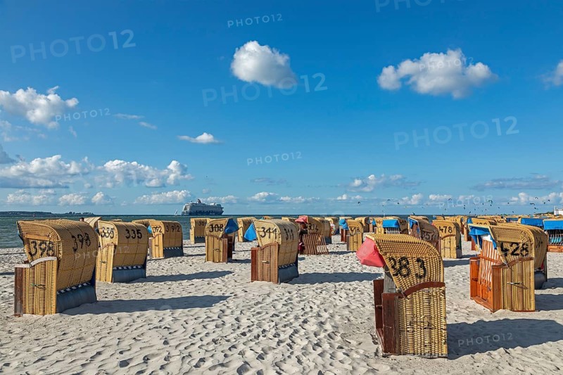 Mein Schiff cruise ship, beach chairs, beach, Laboe, Schleswig-Holstein, Germany, Europe