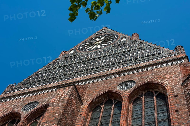 Side gable with glazed bricks, St Nicholas' Church, late Gothic brick building, built between 1381 and 1487, Wismar, Mecklenburg-Western Pomerania, Germany, Europe