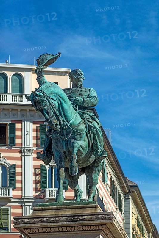 Equestrian statue of King Vittorio Emanuele III, Piazza Corvetto, Genoa, Italy, Europe