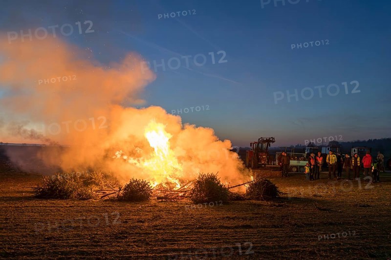 Dunning fire at a rally of farmers and farmers because of the federal government's plans to cut subsidies, Christmas trees, Ostfildern-Plieningen, Baden-Württemberg, Germany, Europe