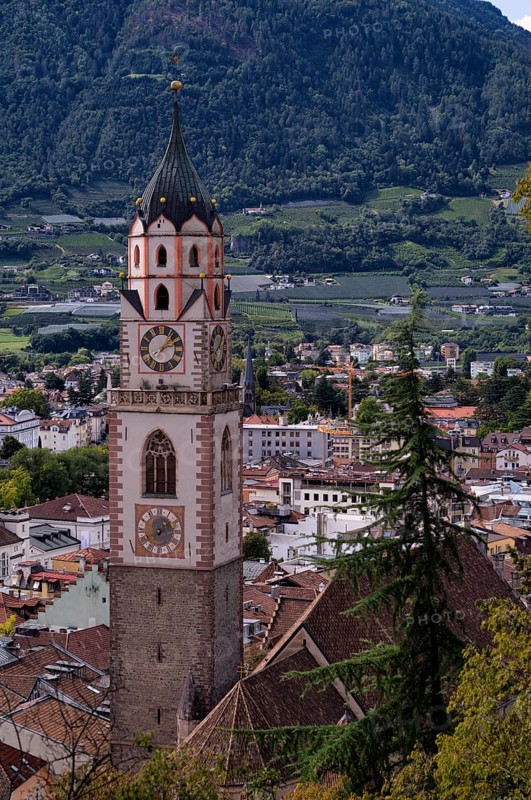 View from the Tappeinerweg trail to Merano with parish church, parish church of St. Nicholas, Merano, Merano, South Tyrol, Autonomous Province of Bolzano, Italy, Europe