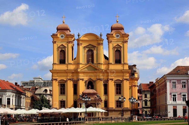 Banat, Timisoara, Timisoara, Old Town, street cafés, restaurants, Catholic Cathedral on Piata Unirii, Unification Square, Cathedral Square, Romania, Europe