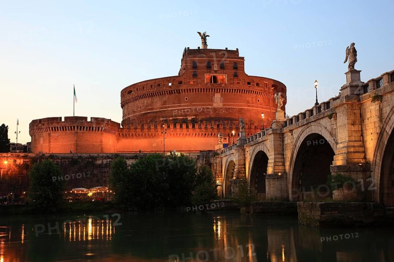 Castel Sant'Angelo, Mausoleo di Adriano, Mausoleum for the Roman Emperor Hadrian, Castel Sant'Angelo, and the Bridge of Angels, Ponte Sant'Angelo, Rome, Italy, Europe