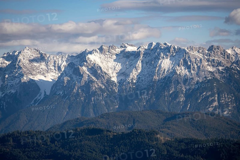 Mountain peak of the Karwendel mountains with snow in autumn, mountain panorama, view from Kramerspitz, Bavarian Prealps, Bavaria, Germany, Europe