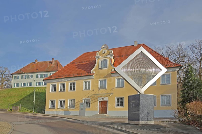 Art museum built in 1785 and square sculpture made of stainless steel with slats, ribs, square, shiny, silver, abstract art, modern art, museum of fine arts, Schweifgiebel, Oberfahlheim, Nersingen, Upper Swabia, Swabia, Bavaria, Germany, Europe