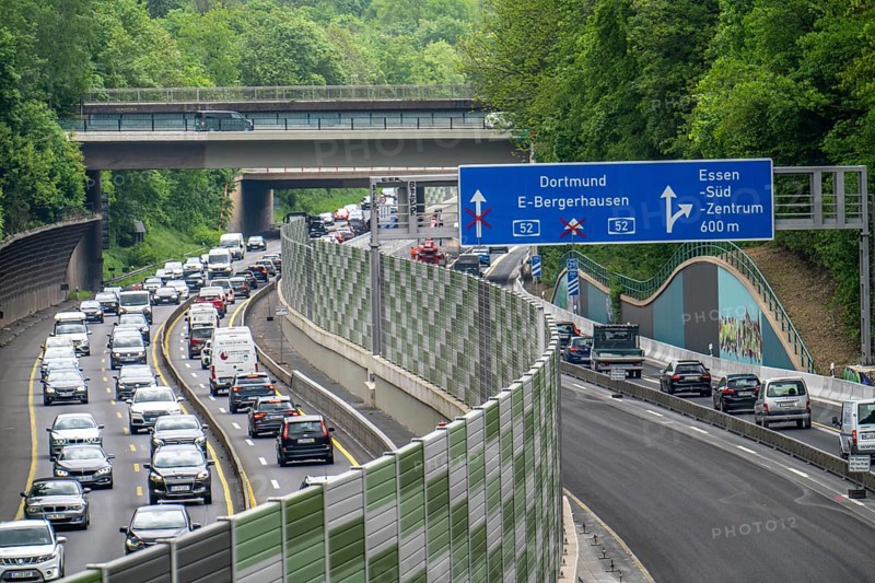 Motorway construction site on the A52 in Essen, complete refurbishment of the carriageways in both directions, over 8 years, narrowed lanes, new noise barrier and gantries, new road surface, new asphalt surface, North Rhine-Westphalia, Essen