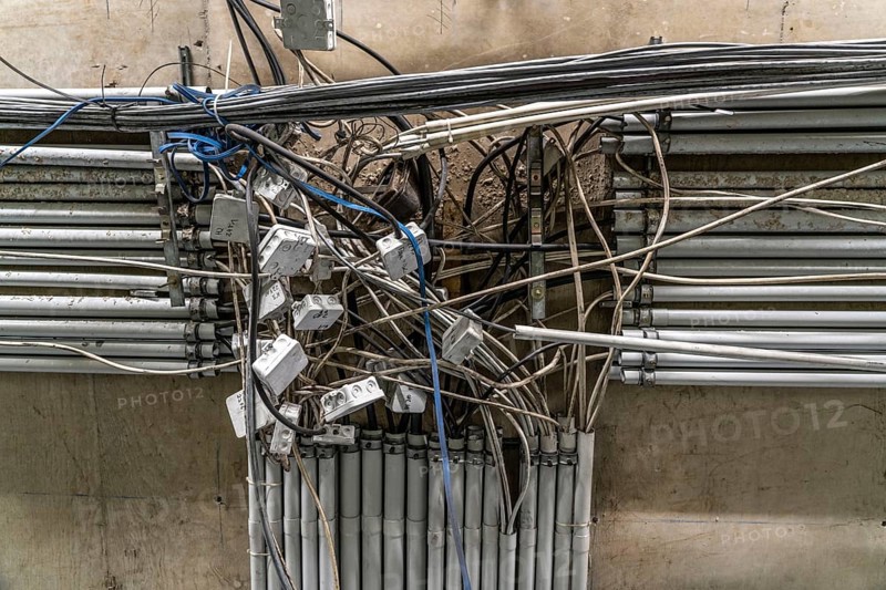 Cabling, cables, junction boxes, power lines, cable installation, junction boxes, are renewed, extended in a building