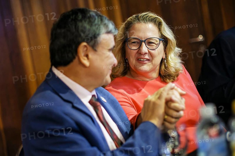 Svenja Schulze (SPD), Federal Minister for Economic Cooperation and Development, during a visit to the Social Aid Registration Centre (Centro Cadastro Unico) . Here with the Brazilian Minister for Social Development, Wellington Dias. Rio de Janeiro, 13.02.2013. Photographed on behalf of the Federal Ministry for Economic Cooperation and Development