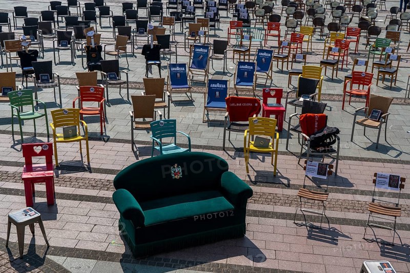 Campaign 1, 000 empty chairs, with which restaurateurs, nationwide, want to draw attention to the problems of the catering trade in the Corona period, Kennedyplatz, effects of the Corona crisis in Essen, Germany, Europe