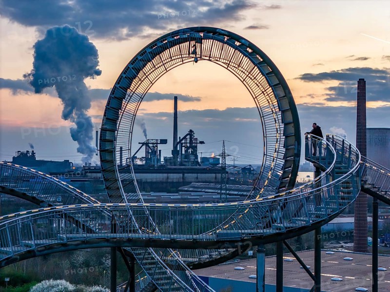 Hüttenwerke Krupp-Mannesmann, HKM in Duisburg-Hüttenheim, coking plant and 2 blast furnaces, sintering plant and power station, Tiger & Turtle landmark, Magic Mountain, walk-in sculpture in the form of a roller coaster on the Heinrich-Hildebrand-Höhe slag heap, North Rhine-Westphalia, Germany, Europe