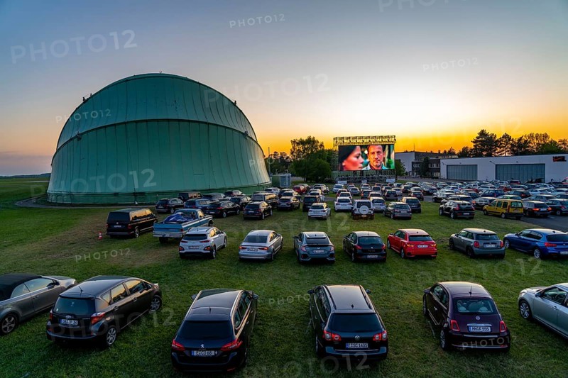 Drive-in cinema at Essen/Mülheim Airport Motor Movies, temporary film screening, at the WDL airship hangar, event in compliance with contact restrictions, effects of the corona crisis in Essen, Mülheim Germany