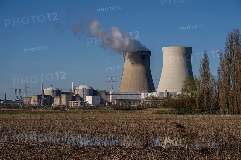 The Doel nuclear power plant on the Scheldt, one of two nuclear power plants in Belgium, consists of three operating units, each with a pressurised water reactor, as well as a decommissioned unit, Antwerp, Belgium, Europe