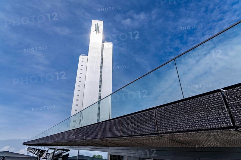 Dreischeibenhaus, office building, high-rise on Gustaf-Gründgens-Platz, Düsseldorf, North Rhine-Westphalia, Germany, Europe