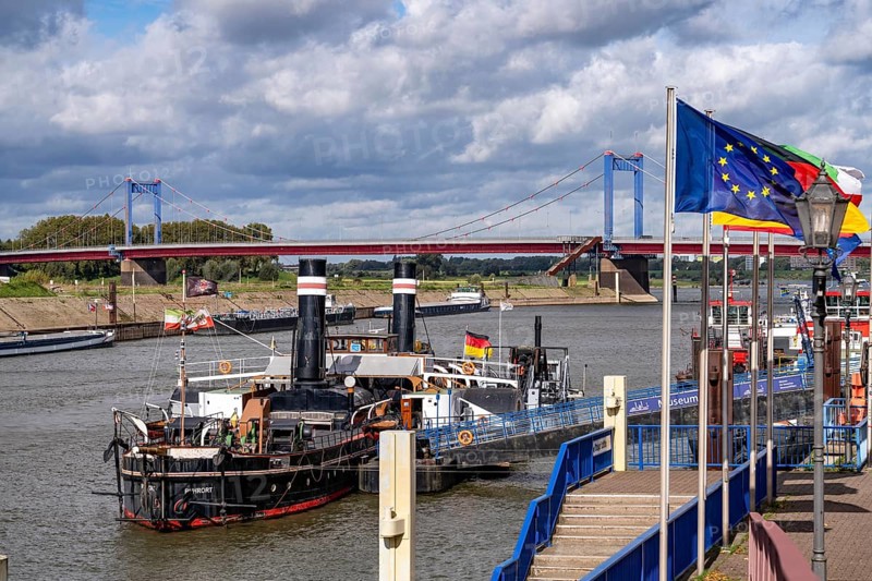 Harbour Duisburg Ruhrort, Vinckekanal, behind the Friedrich-Ebert-Bridge over the Rhine between Ruhrort and Homberg, museum ships, Oscar Huber, Duisburg, North Rhine-Westphalia, Germany, Europe