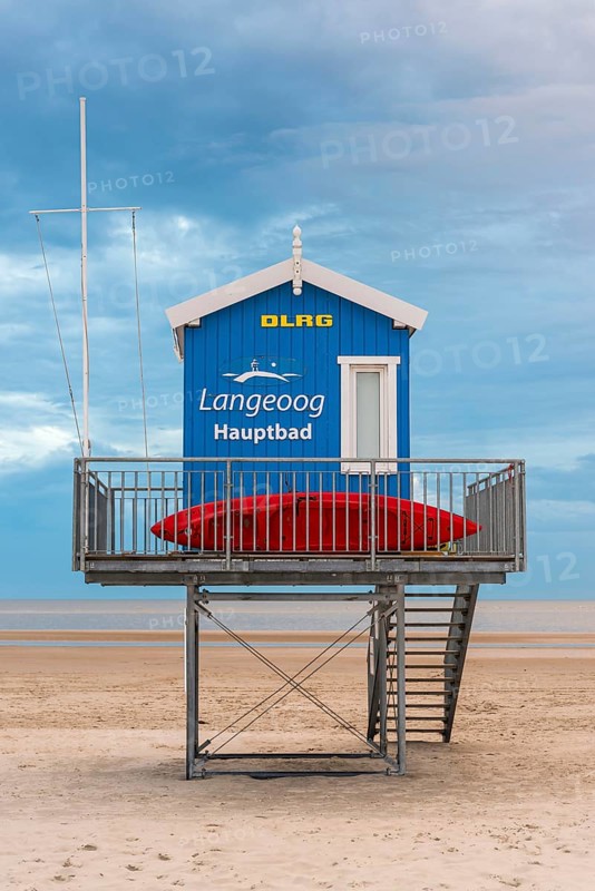 Lifeguard hut, blue, observation tower, rescue tower, beach, North Sea island, Langeoog, Germany, Europe