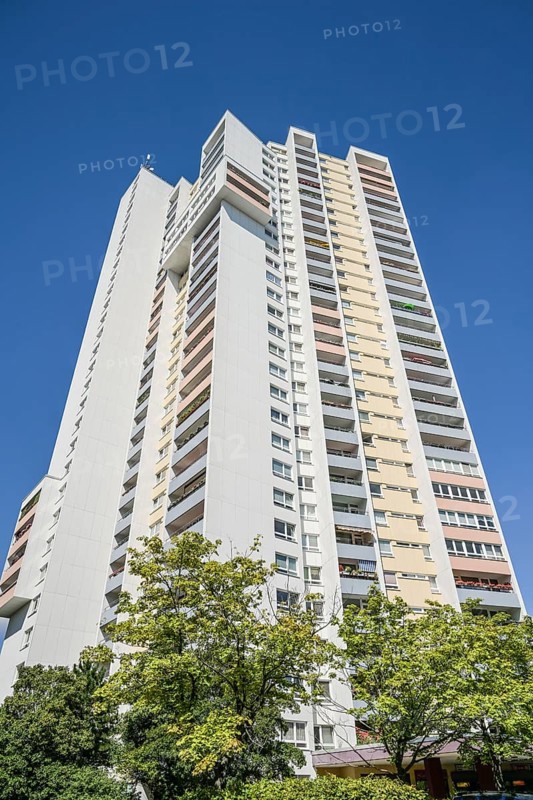 Ideal residential tower block, Fritz-Erler-Allee 120, Gropiusstadt, Neukölln, Berlin, Germany, Europe