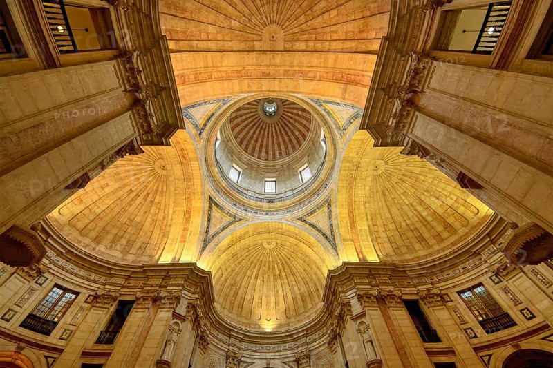 Church of Santa Engracia converted into National Pantheon, Upward view of the dome ceiling, Lisbon, Portugal, Europe