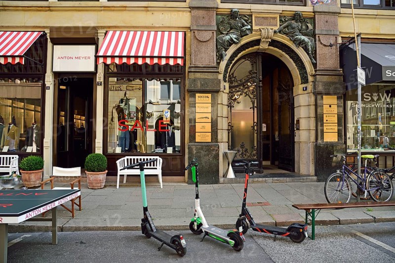 Europe, Germany, Hamburg, City, Old Town, Nikolai Quarter, pedestrian zone, fashion house Anton Meyer, table tennis table in the foreground, Europe
