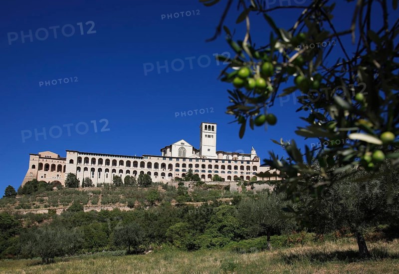 Basilica of San Francesco and monastery seen from the valley, Assisi, Umbria, Italy, Europe