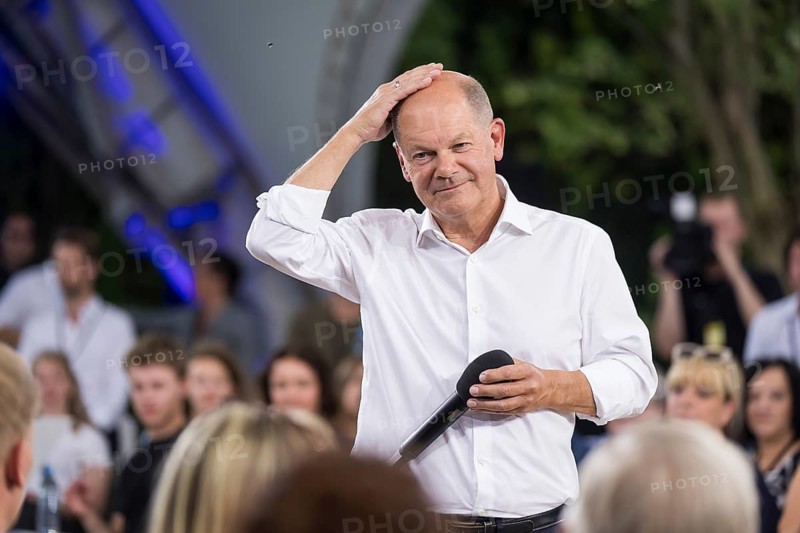 Olaf Scholz (Chancellor of the Federal Republic of Germany, SPD) surrounded by guests at the Chancellor's meeting at ufaFabrik in Berlin on 4 September 2024