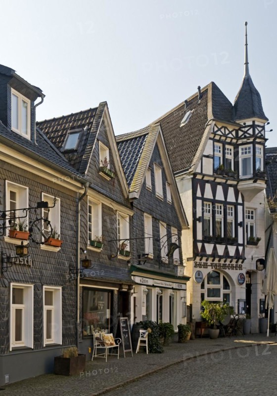 Church square with typical Bergisch houses, Historic Upper Town, Mettmann, Bergisches Land, North Rhine-Westphalia, Germany, Europe