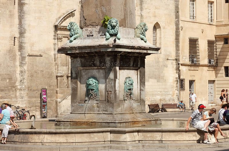 Fountain on the Place de la Republique, Arles, Département Bouches-du-Rhône, Provence, France, Europe