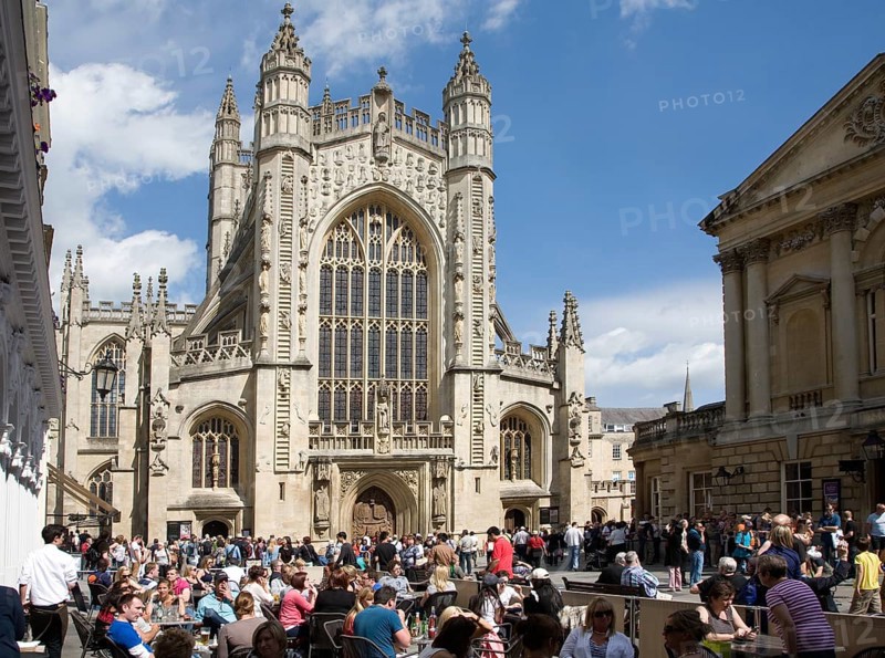 Tourists in the Abbey churchyard, Bath, Somerset, England, United Kingdom, Europe