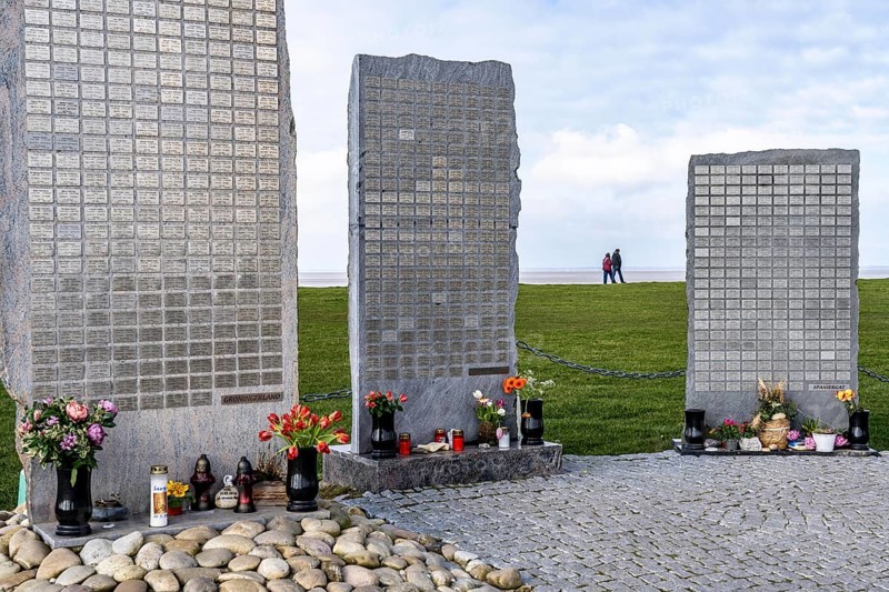 Memorial Sea View, steles at the harbour of Norddeich, with the names of deceased persons buried here off the coast, at sea, burial at sea, Lower Saxony, Germany, Europe