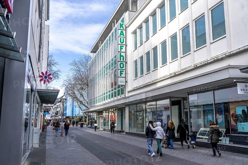 Galeria Kaufhof department stores' in the city centre of Krefeld, on Hochstraße, is affected by the department stores' group's closure plans and is due to close at the end of January 2024, North Rhine-Westphalia, Germany, Europe