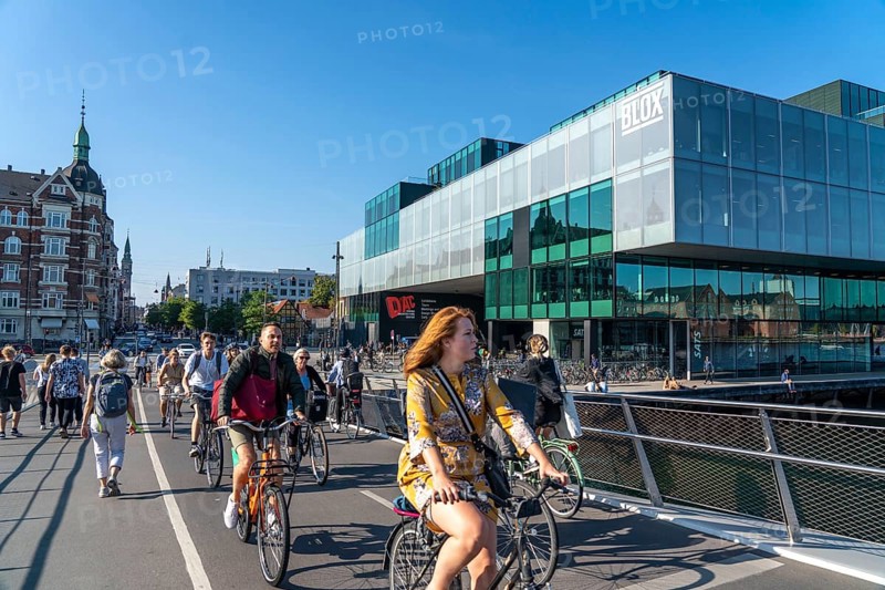 Cyclists on the Lille Langebro cycle and pedestrian bridge over the harbour, Copenhagen is considered the cycling capital of the world, 45% of the population travel by bike, Denmark, Europe