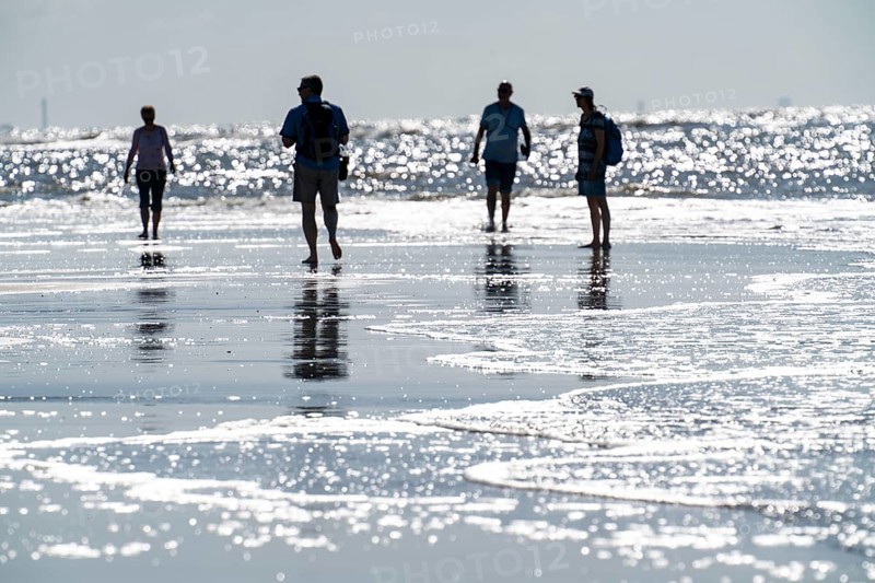 North Sea island of Langeoog, early summer, shortly after the first easing of the lockdown in the Corona crisis, still quite few tourists on the beach, Lower Saxony, Germany, Europe