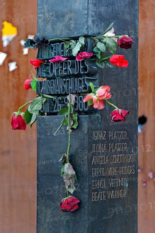 Memorial, stele in memory of the victims of the bomb attack on 26 September 1980, terrorist attack, main entrance to the Wies'n, Wiesn, Oktoberfest, Munich, Upper Bavaria, Bavaria, Germany, Europe