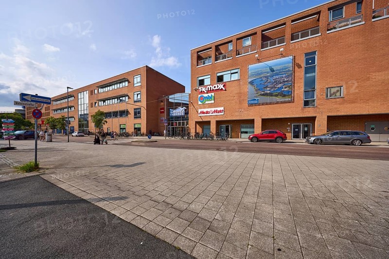 NordseePassage shopping centre with TK Maxx, MediaMarkt and Combi supermarkets, Wilhelmshaven, independent city, Lower Saxony, Germany, Europe