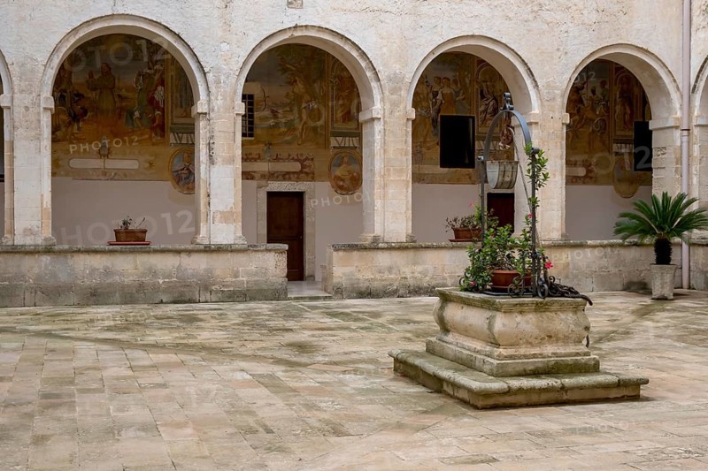Cloister of the Basilica of Santa Caterina d'Alessandria, Franciscan church, Galatina, Province of Lecce, Apulia, Italy, Europe