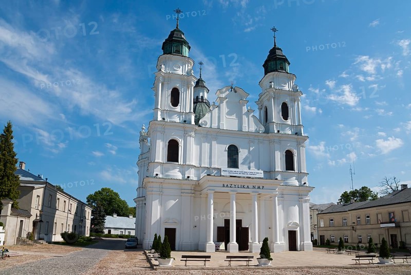 Baroque church with two towers and a clear blue sky, Basilica of the Nativity of the Virgin Mary, Chelm, Chelm, Cholm, Lublin Voivodeship, Poland, Europe
