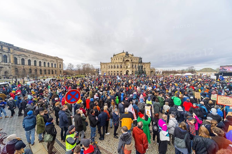 160 organisations and initiatives demonstrated against the right in Dresden on Saturday. Around 10, 000 participants marched from Theaterplatz in front of the Semper Opera House through the city centre, Dresden, Saxony, Germany, Europe